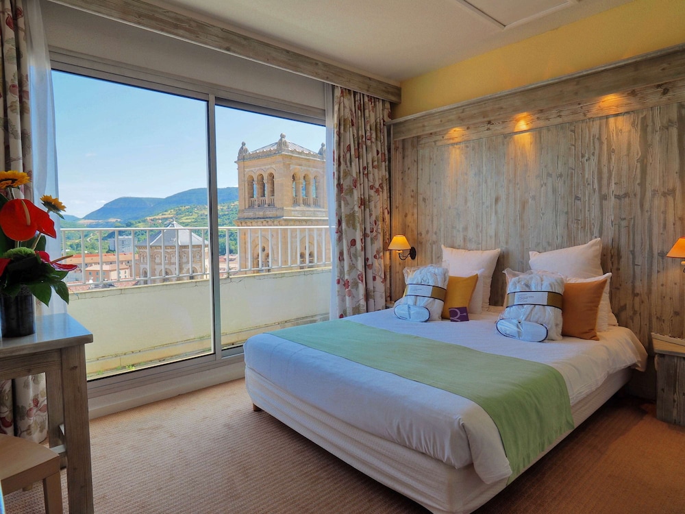 MERCURE MILLAU 17/50