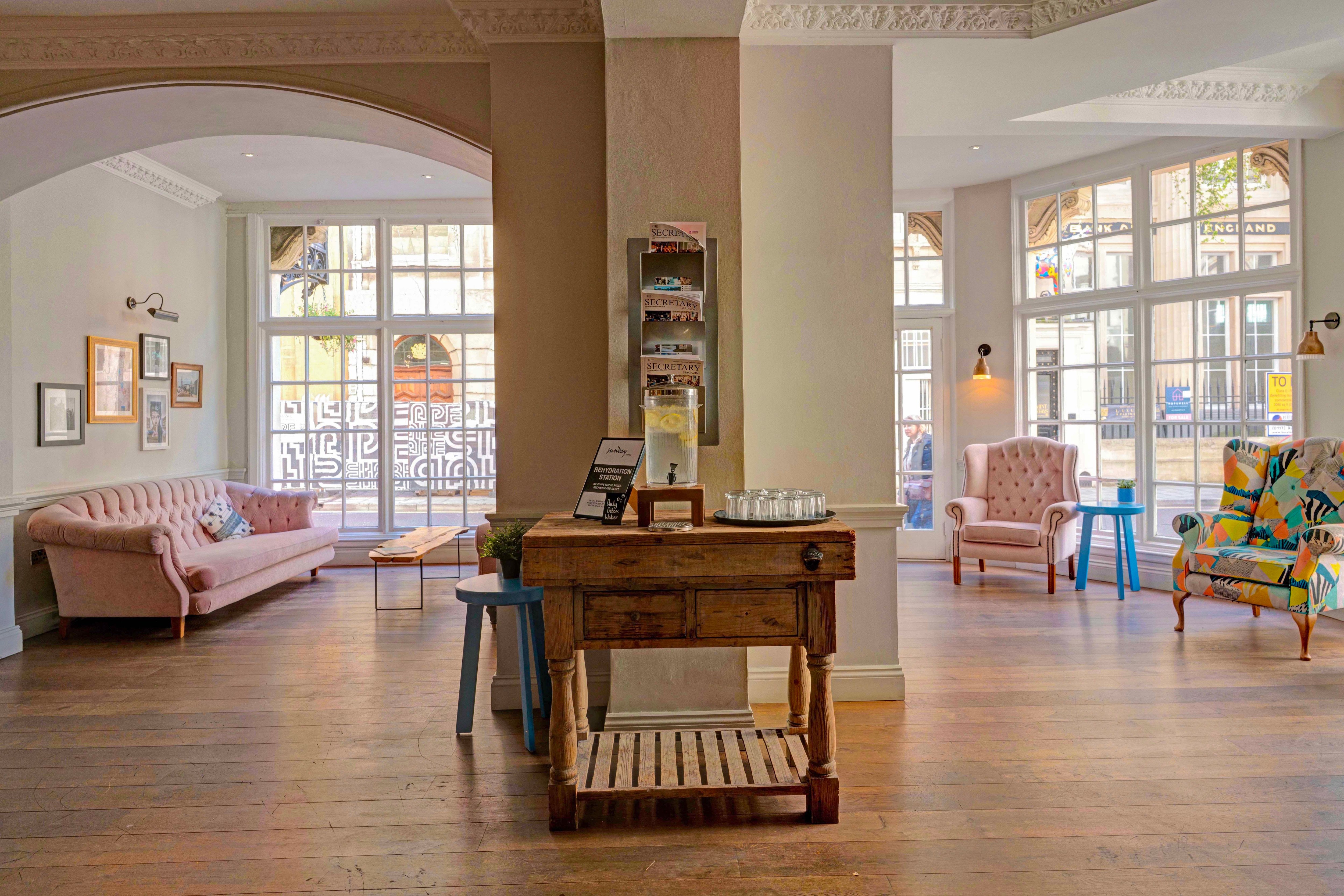 Bristol Grand Hotel By Sunday 27/43