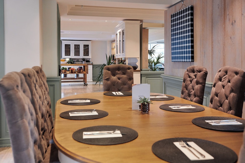 The Level At The Melia White House 37/47