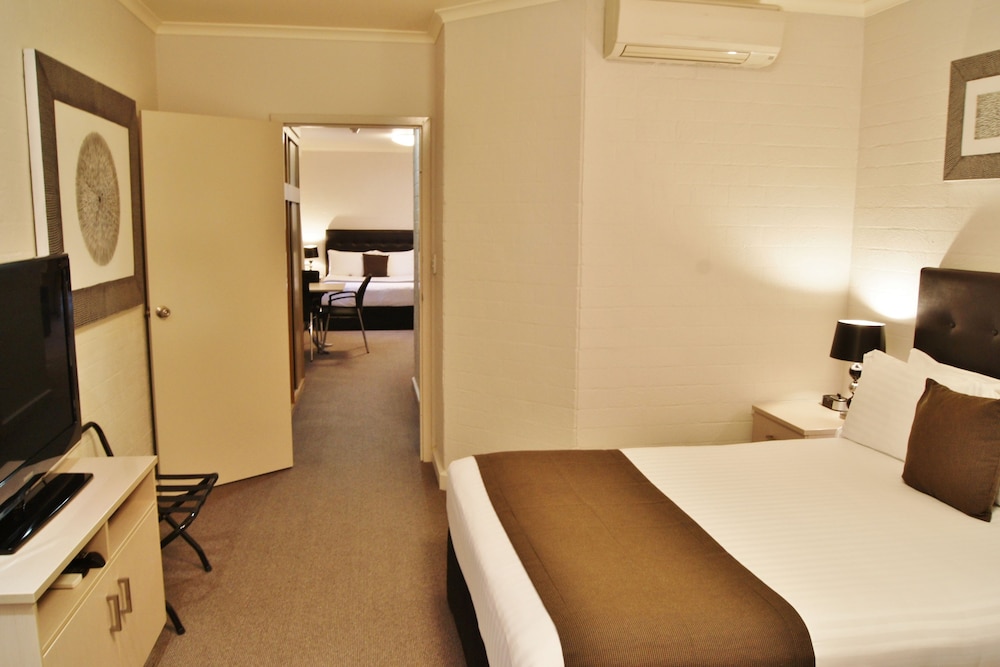 Pavilion Hotel Wagga Wagga 10/34