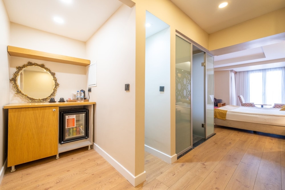 VVR Hotel 5/31