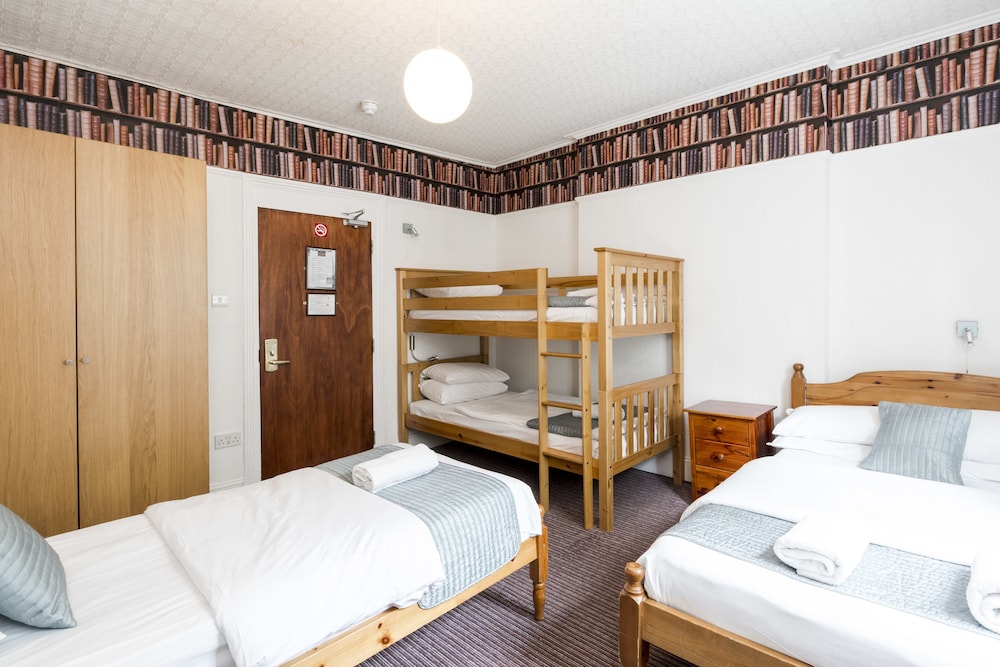 St Athans Hotel 9/73