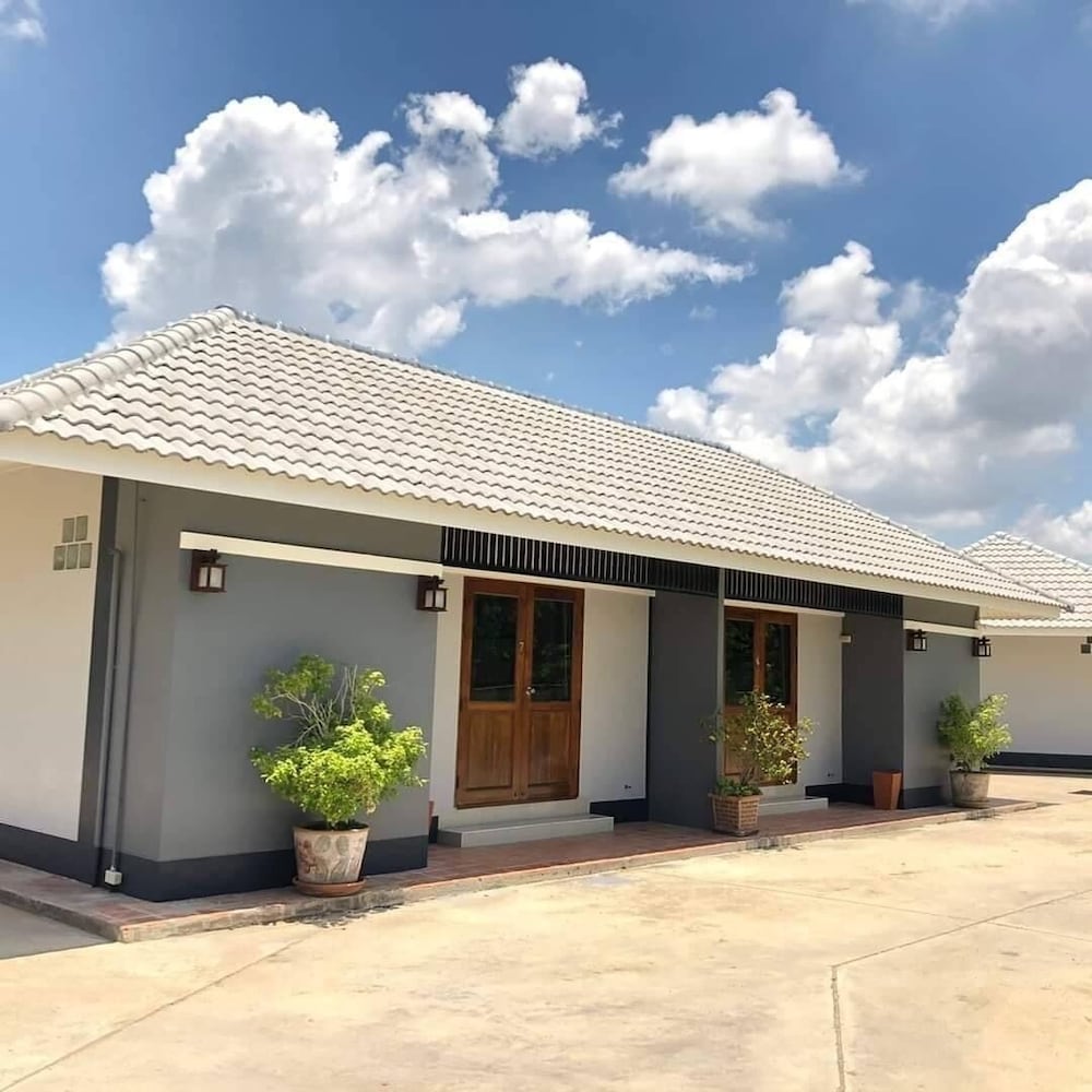 S Ville Resort 3/38