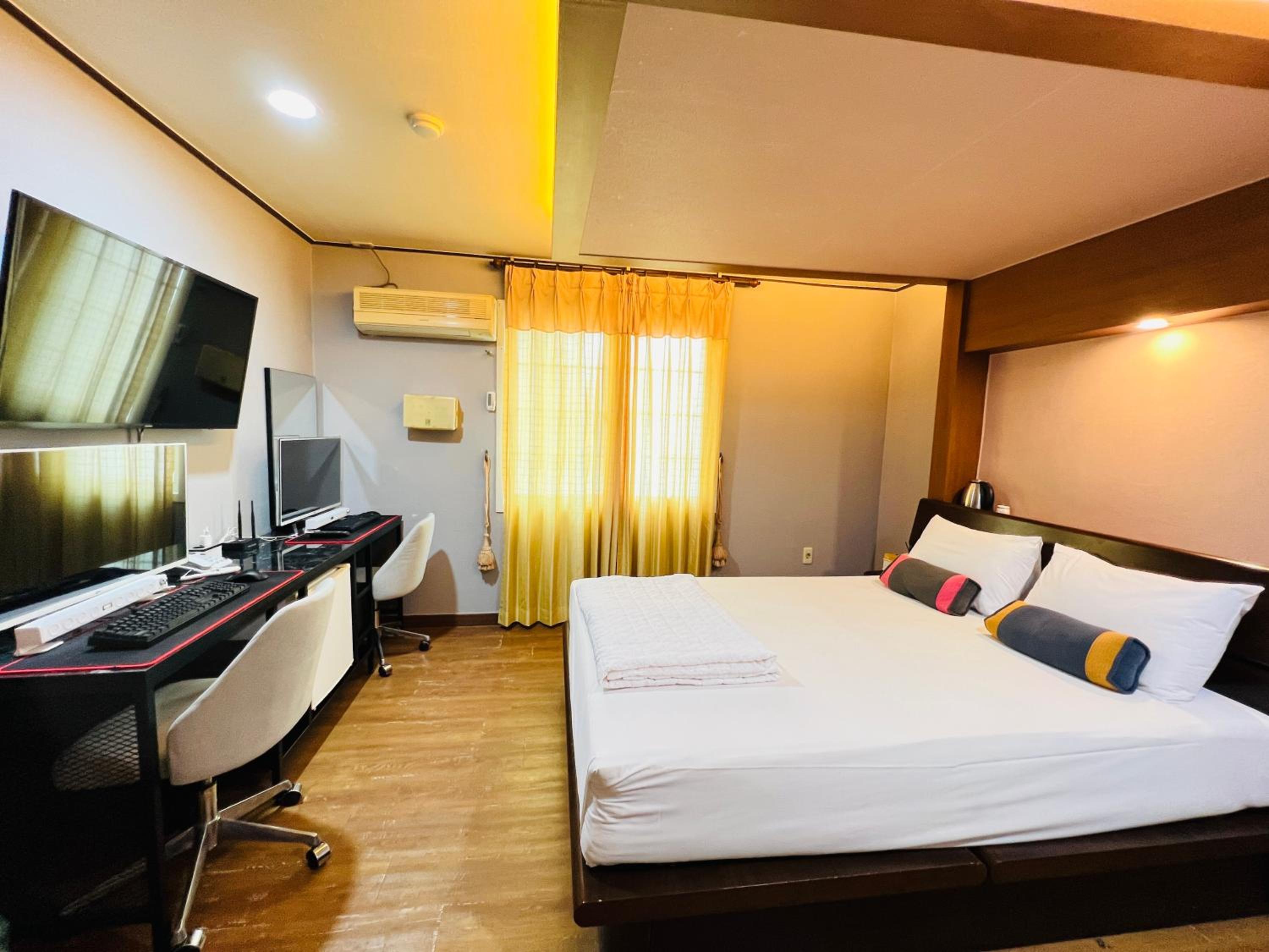 Sweet Hotel 31/47