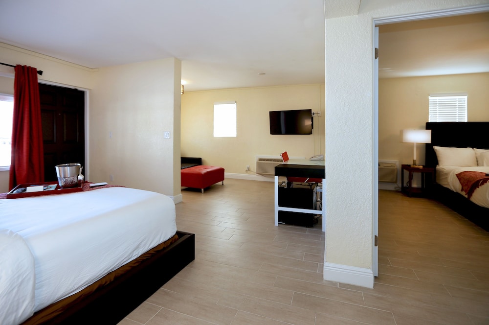 Chateau Mar Beach Resort 10/47
