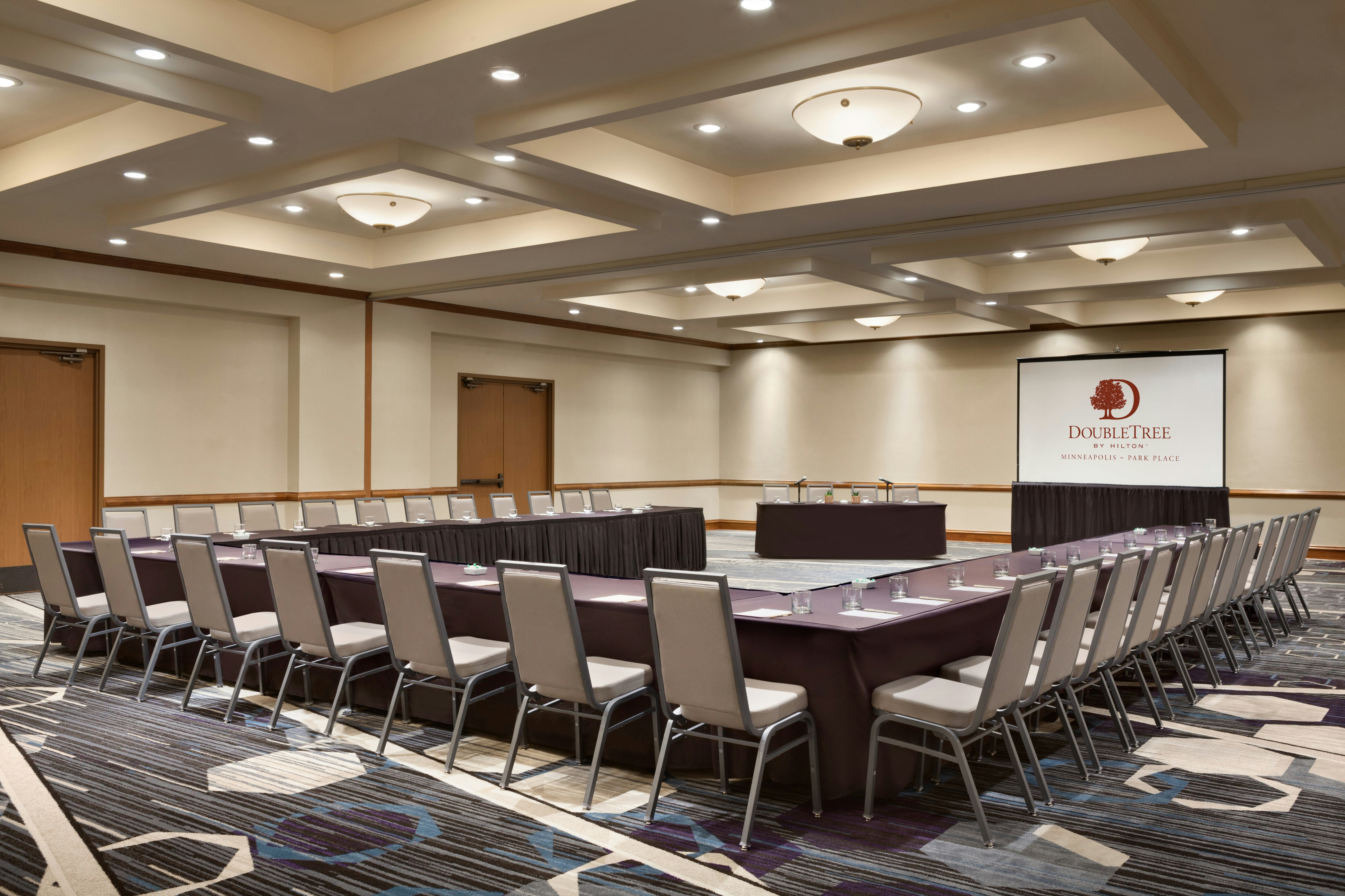 Doubletree Hotel Minneapolis Park Place 26/39