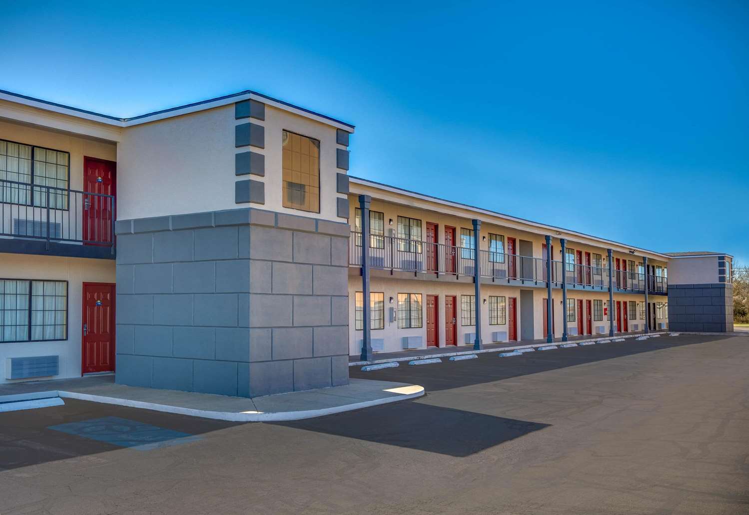 Days Inn by Wyndham Waco 23/27