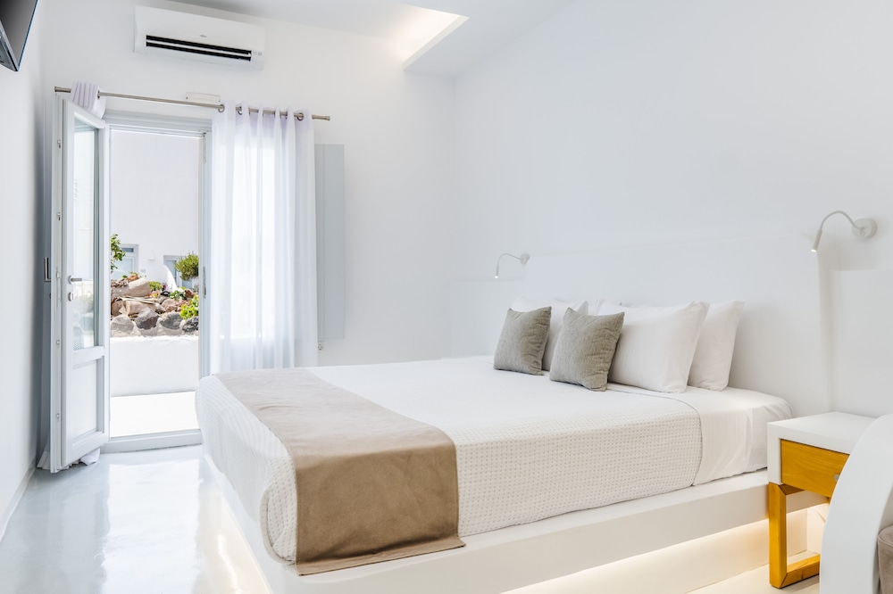 Serenita Luxury Suites 21/71