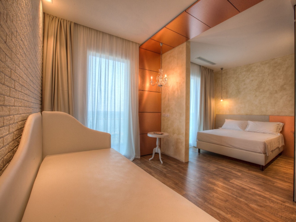 Bell Suite Hotel 7/35