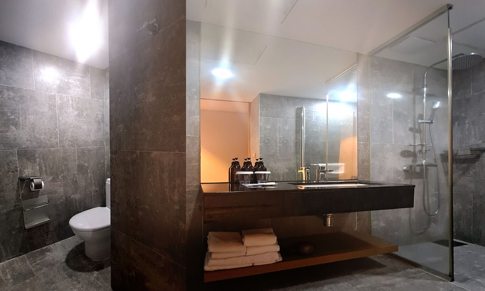 Ebenezer Hotel 46/46