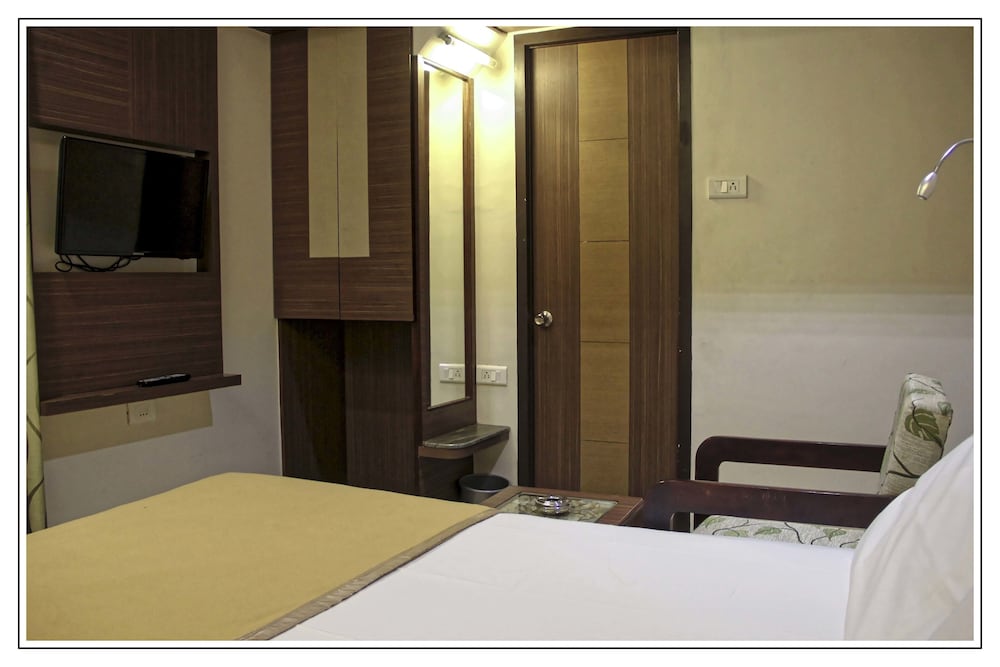 Hotel Prem Nivas 12/26