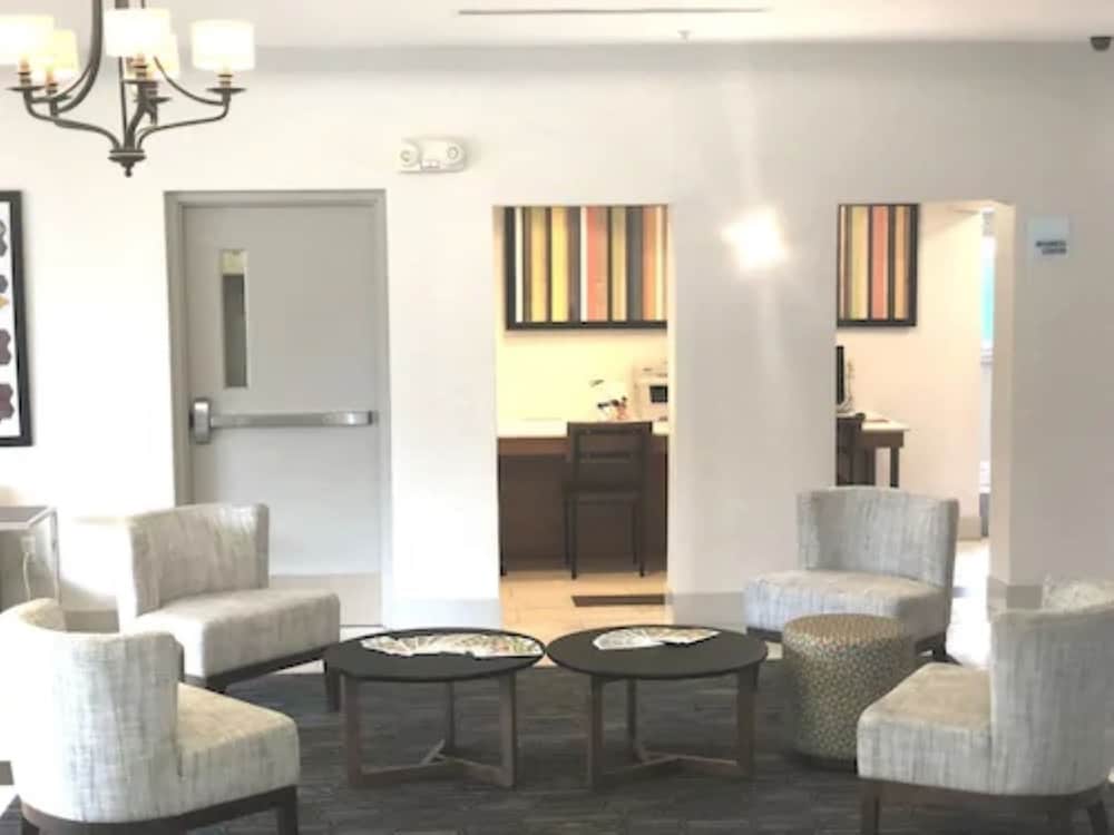 Holiday Inn Express Venice 40/52