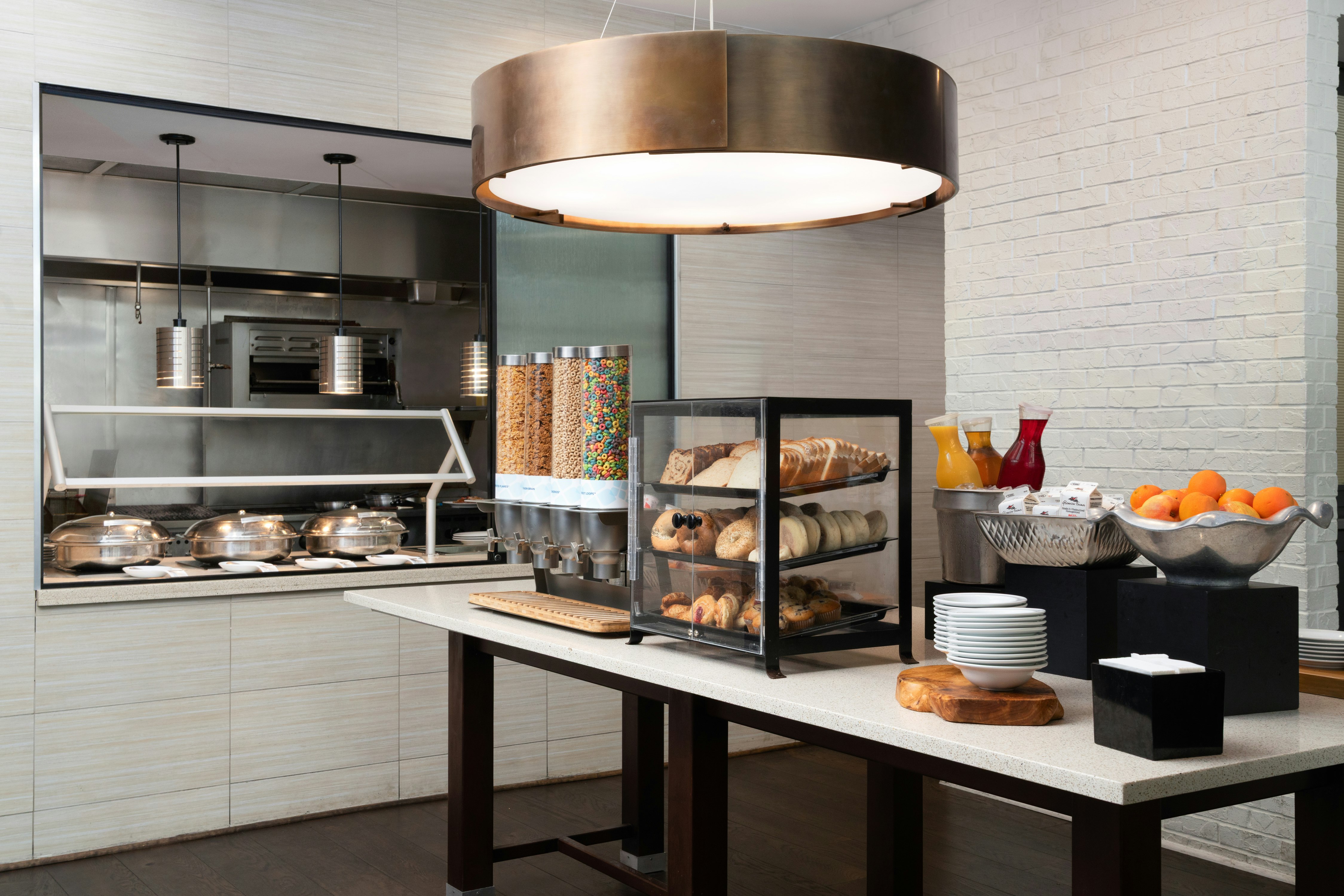 Hilton Garden Inn Charleston Waterfront Downtown 50/77