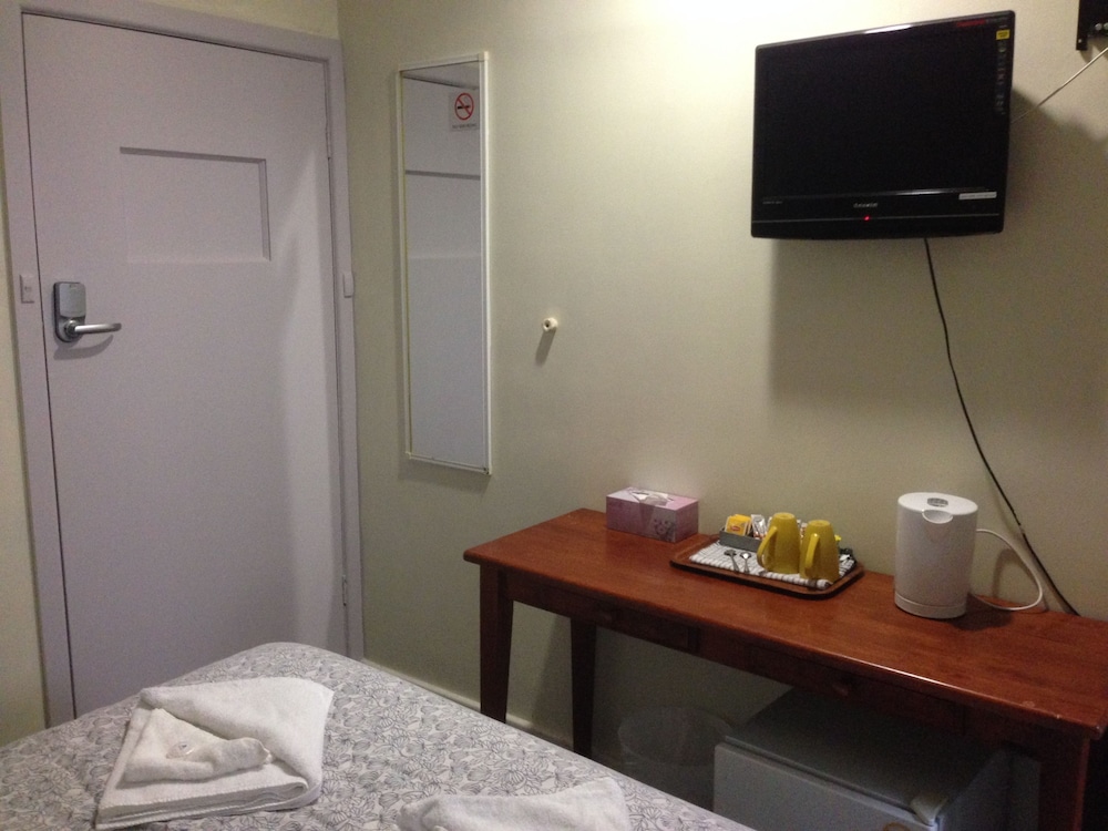 Evancourt Motel 8/29