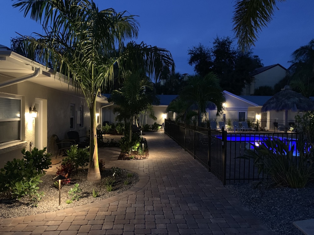 Twin Palms at Siesta 42/50