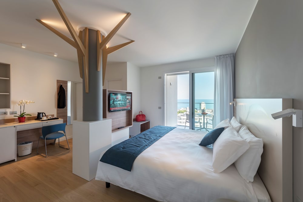 Hesperia Hotel & Residence 11/50