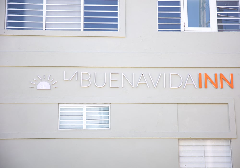 La Buena Vida Inn 32/50