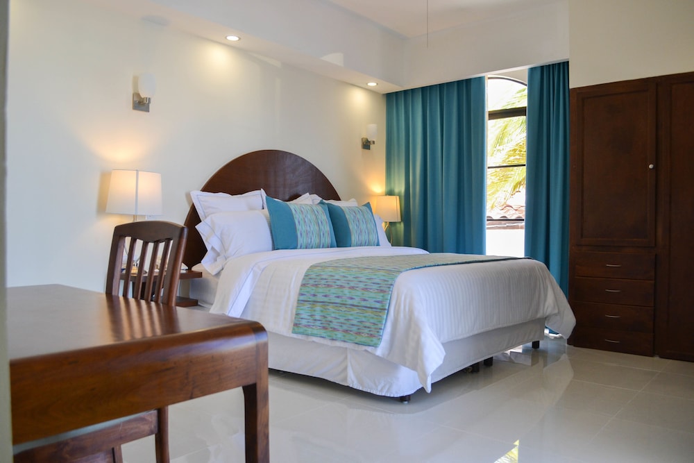 The Westmarine Waterfront Hotel 13/61