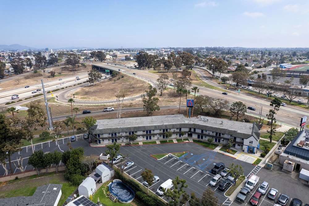 Motel6 San Diego, CA - North 7/61