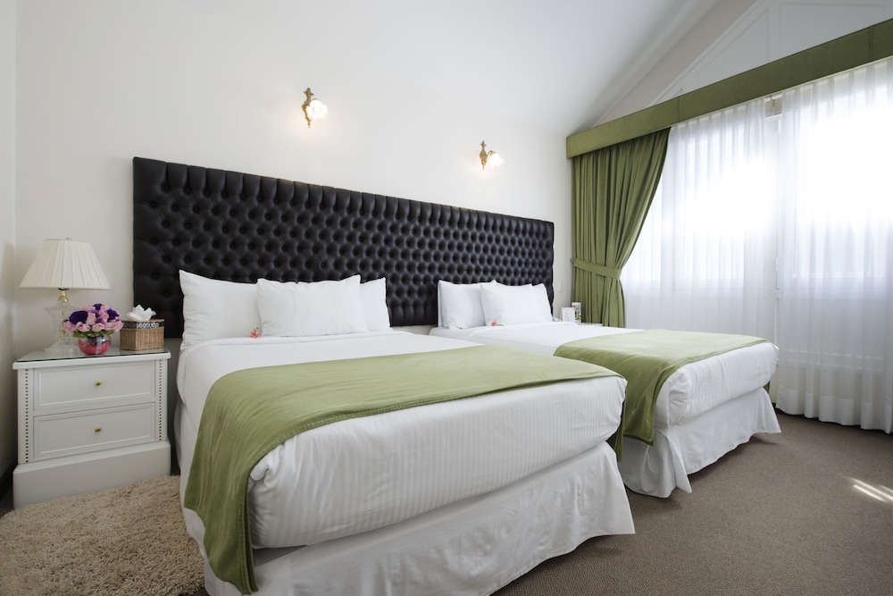 Casa Bonita Hotel and Luxury Residence 18/50
