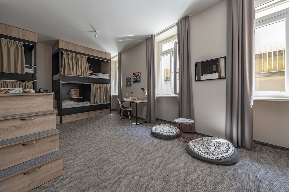 Downtown Boutique Hostel 27/50