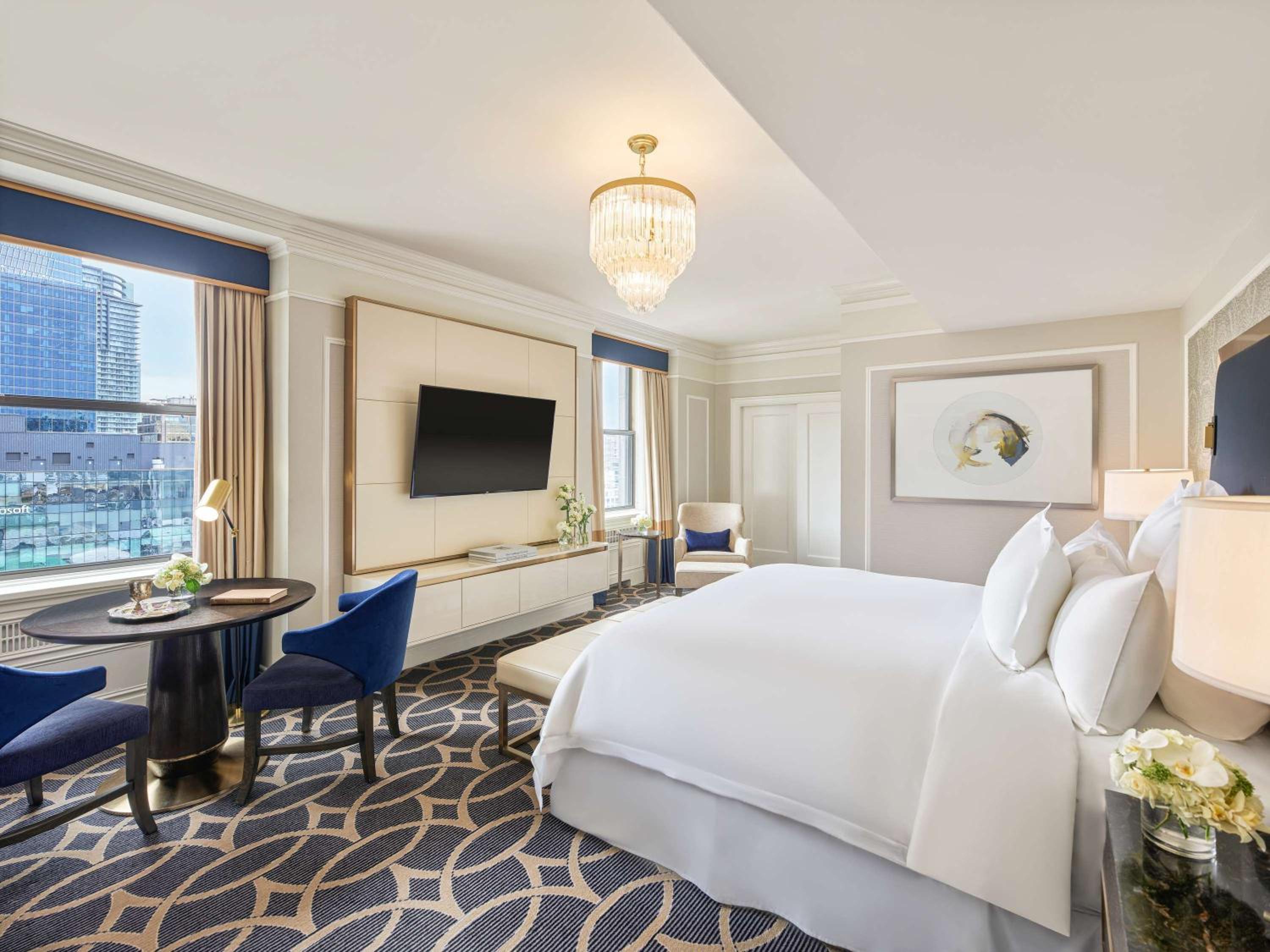 Fairmont Gold, Queen Bed، Fairmont Hotel Vancouver 2/4
