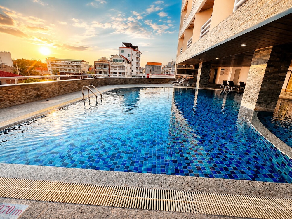 City Beach Resort 26/49