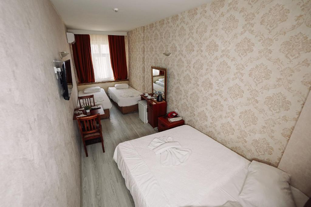 Room, Triple