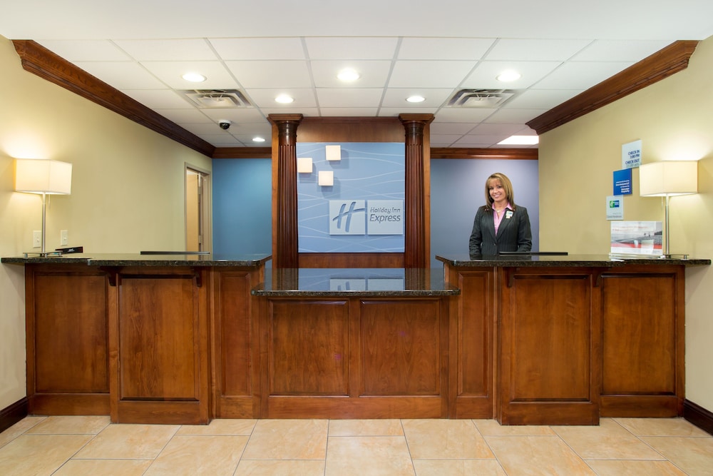 Holiday Inn Express Hotel Suites Richmond 10/67