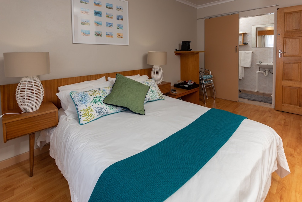 غرفة بسرير كوين بإطلالة على الجبل