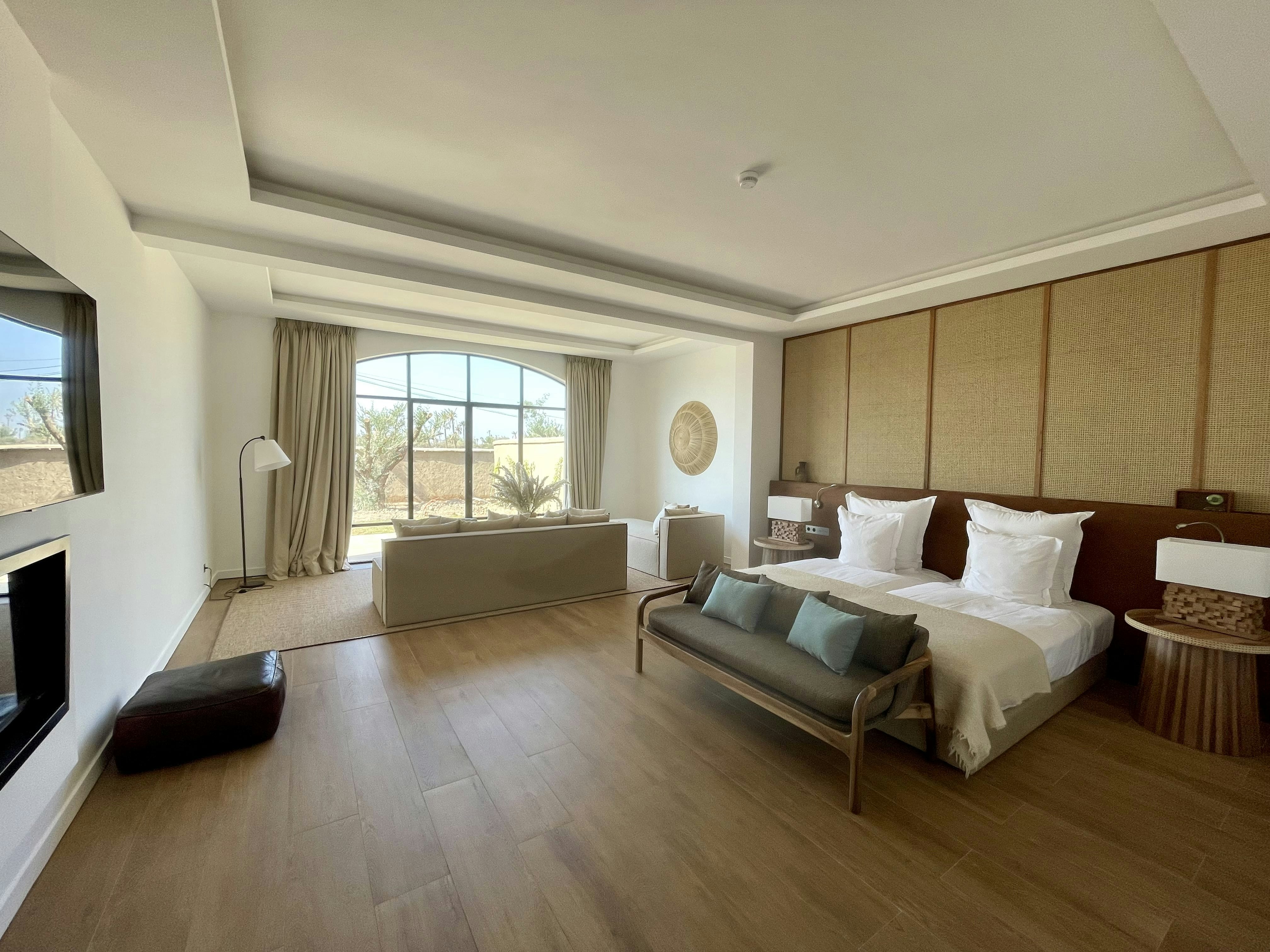 Ksar Char Bagh 10/85