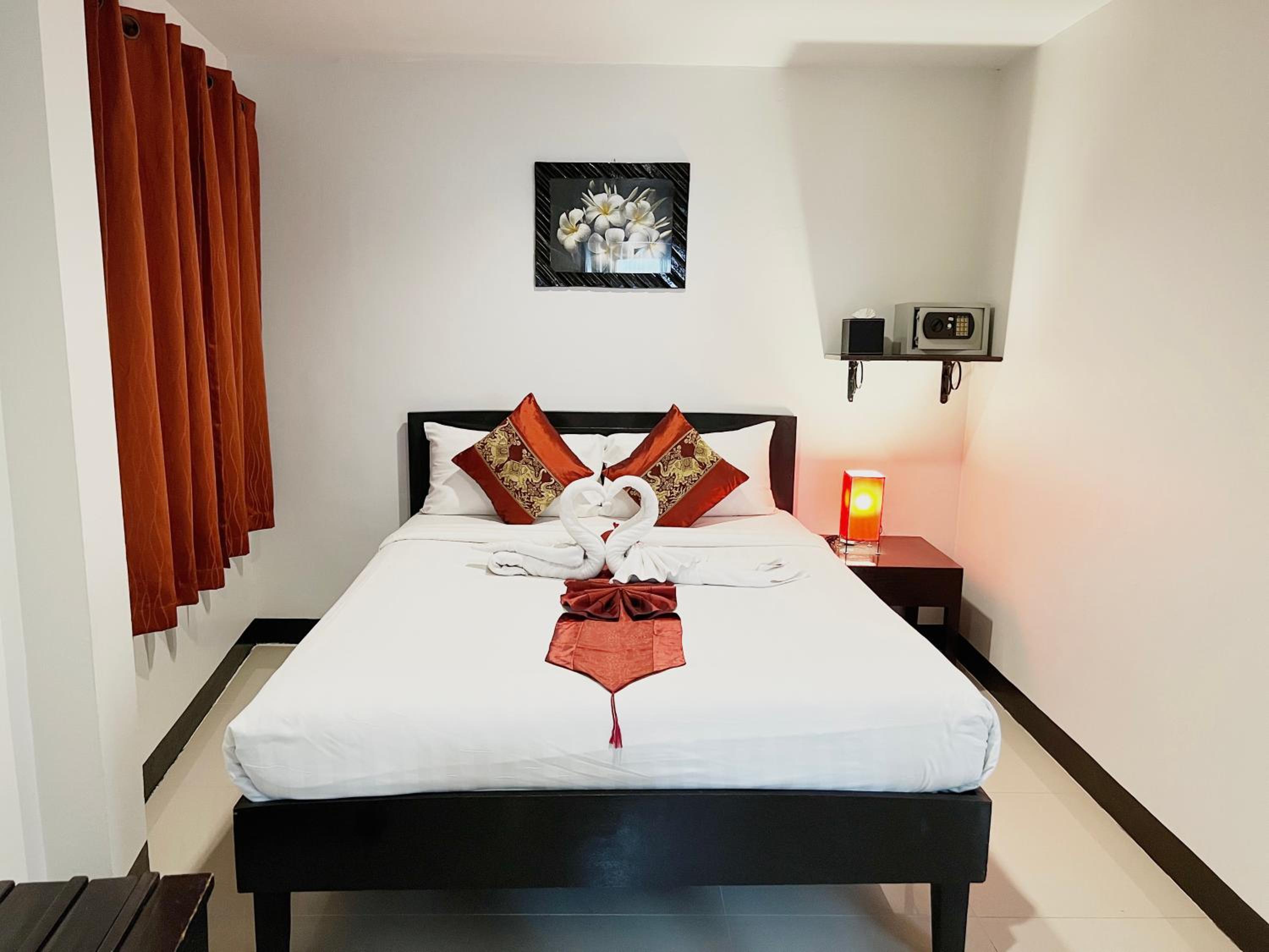 Budget, Mini, Double Bed, No Window