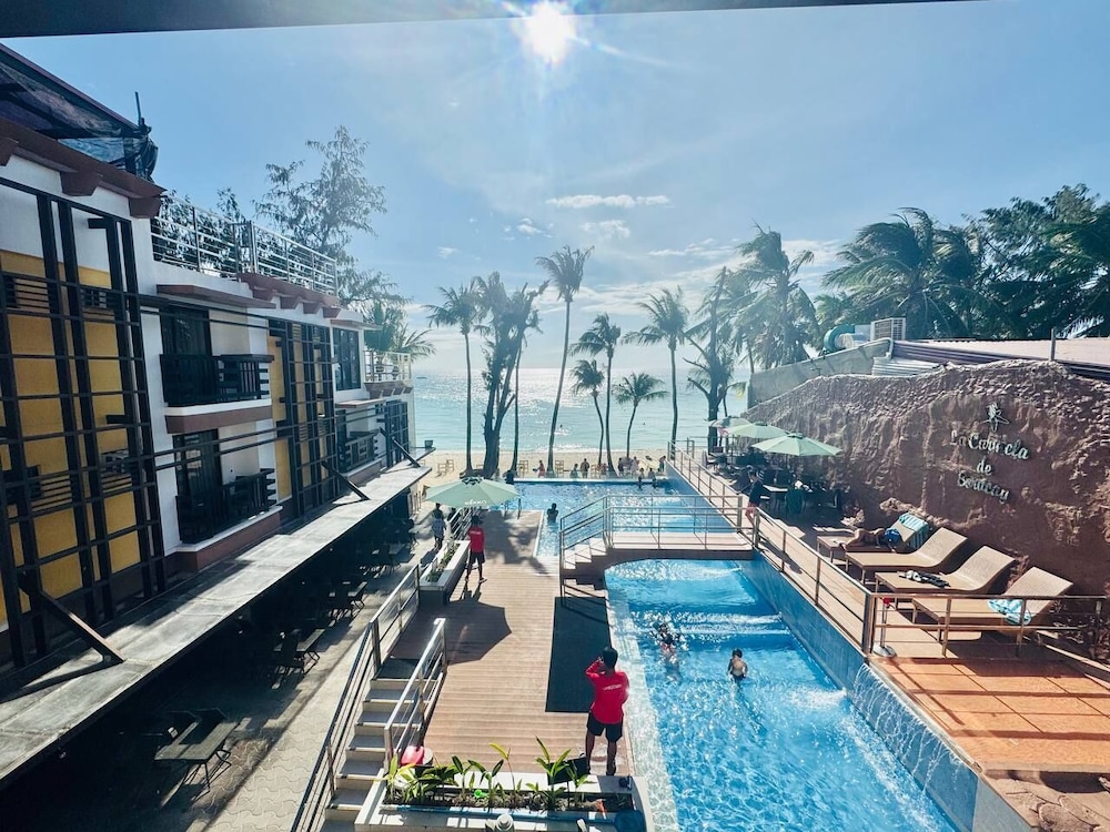 La Carmela De Boracay 32/50