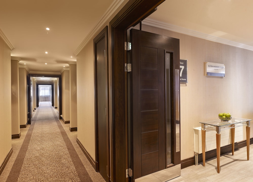 Doubletree By Hilton Hotel Woking 8/55