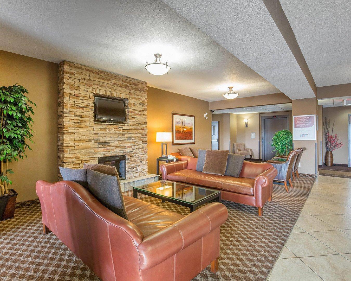 Comfort Inn & Suites Airdrie 12/21