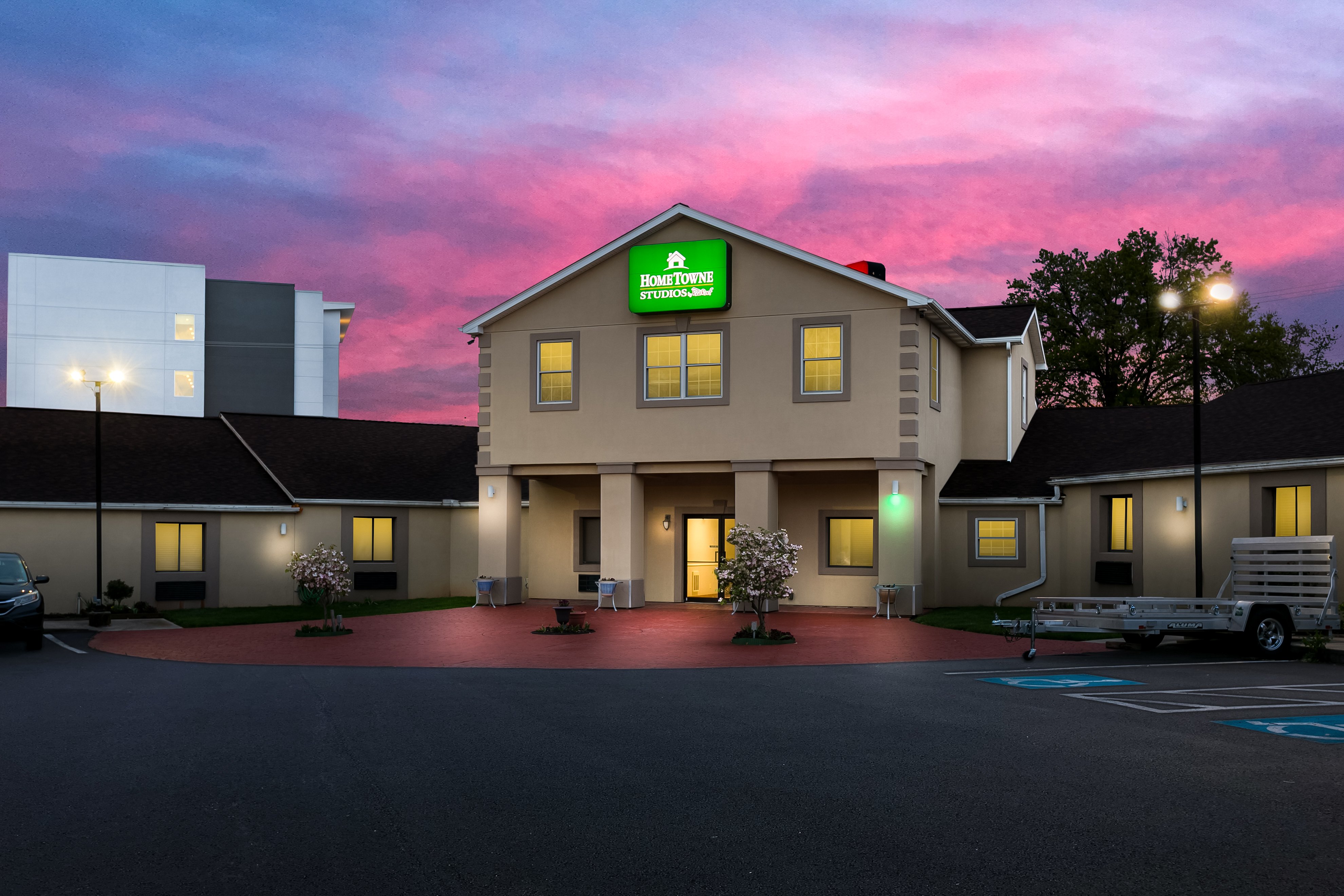 Econo Lodge Inn Suites 3/35