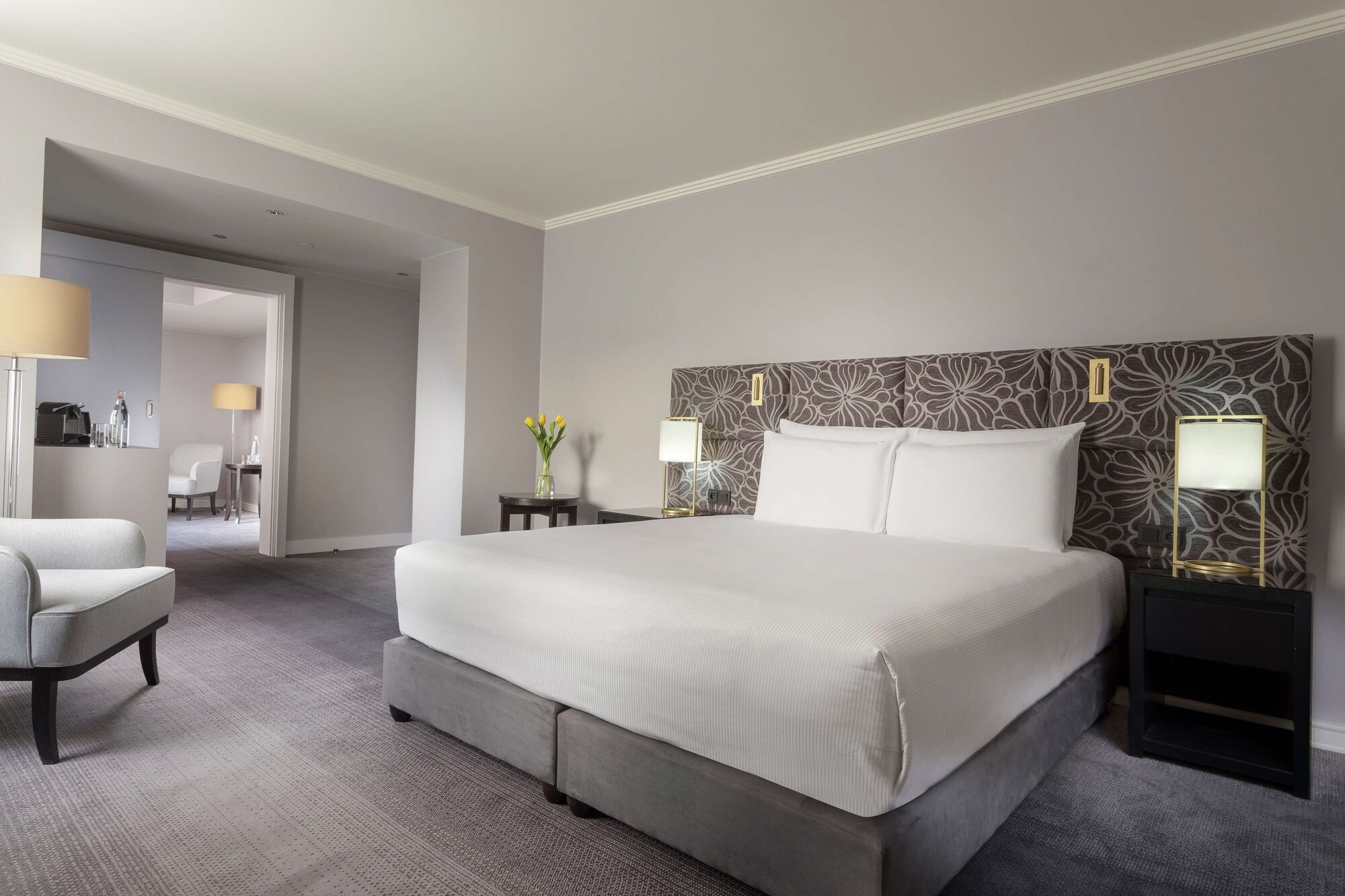 FAMILY SUITE, KING BED