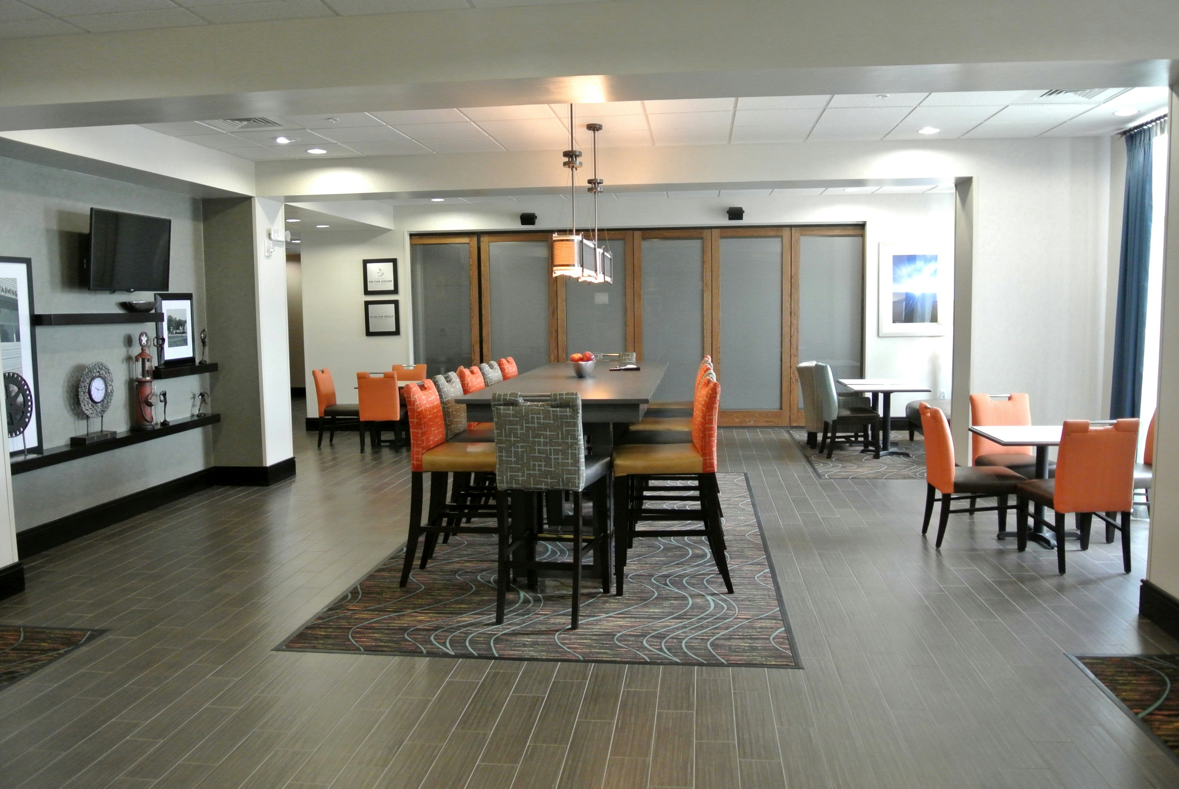 Hampton Inn Carrizo Springs 33/47