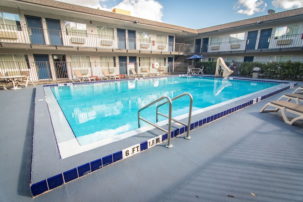 Motel6 Kissimmee, FL - Orlando 42/64