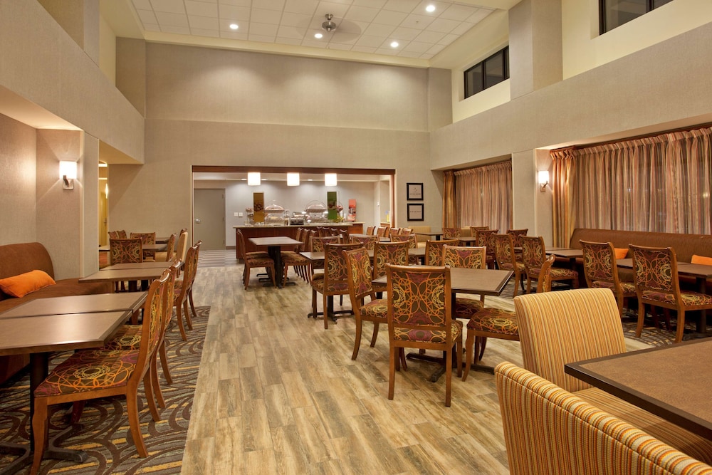 Hampton Inn Suites Minneapolis St Paul Arpt-Mall of America 32/44