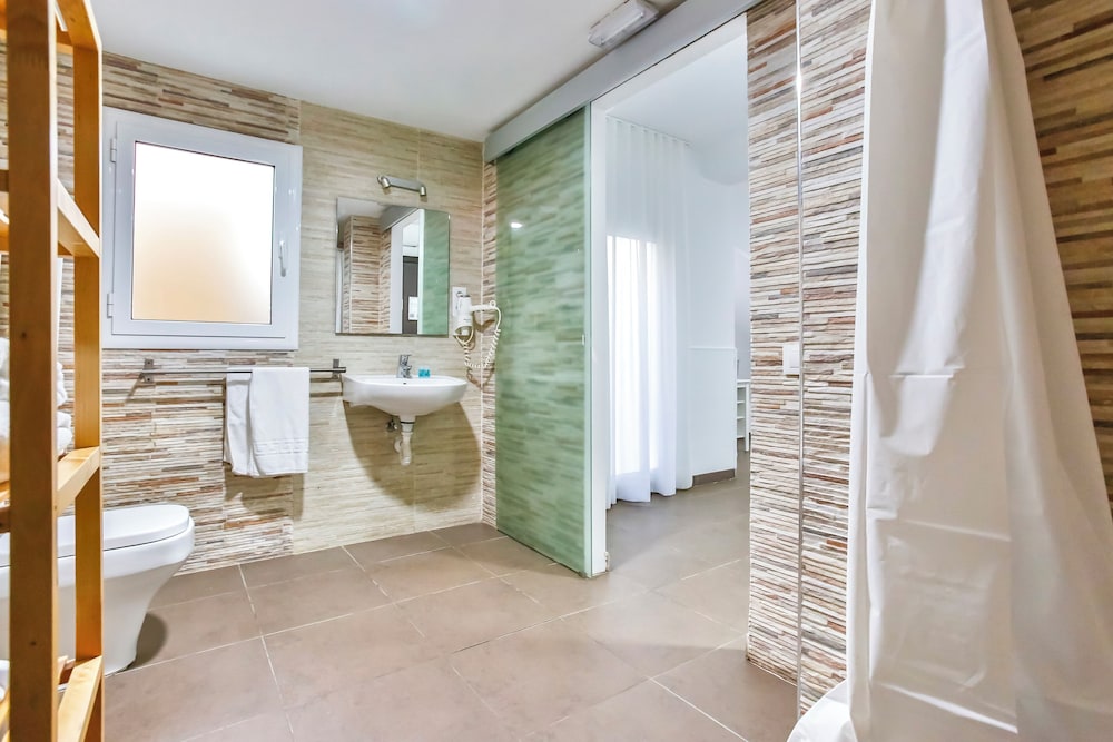 Laramond Barcelona Rooms 52/58