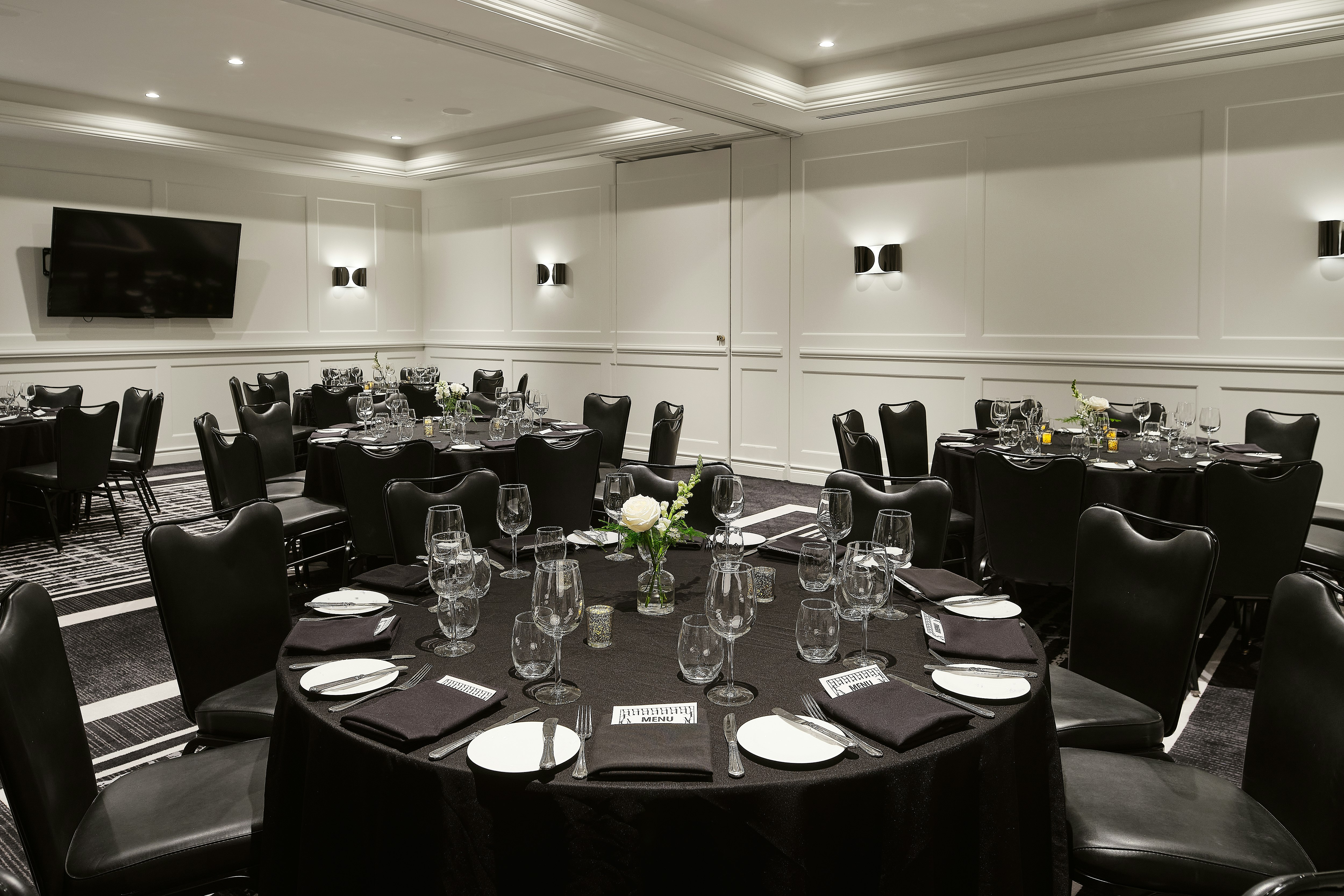 Vogue Hotel Montreal Downtown, Curio Collection by Hilton 41/50