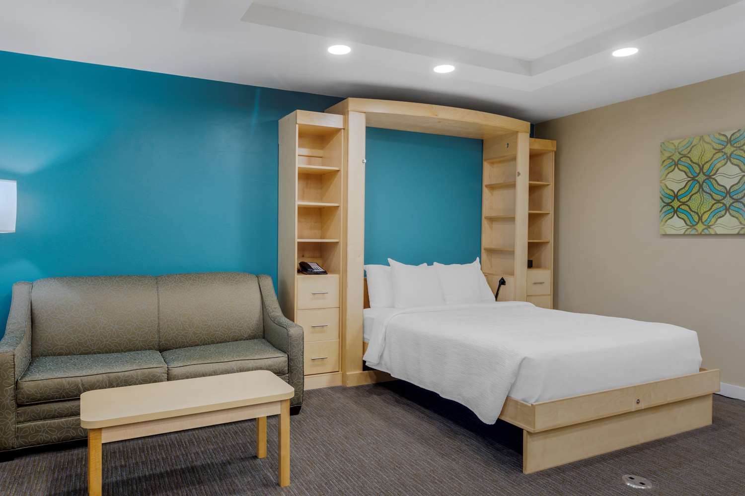 Best Western Plus South Coast Inn 20/72