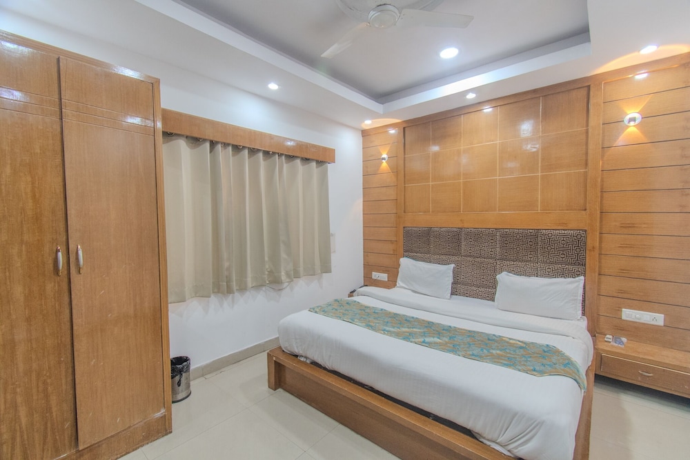 Hotel Raj Mandir 15/44