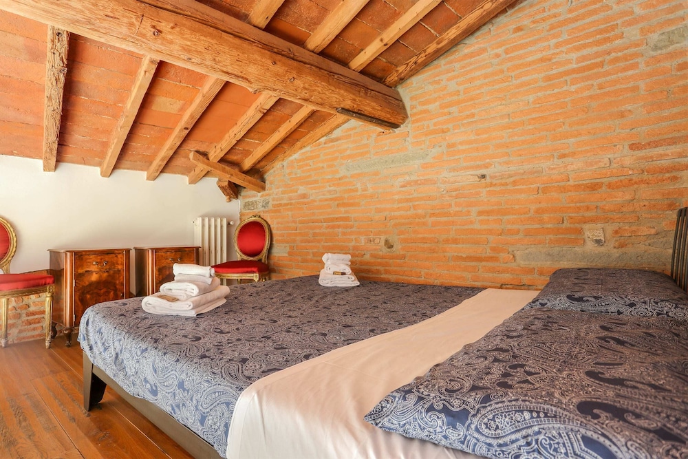 Uffizi Suite II in Florence-hosted by Sweetstay 3/15