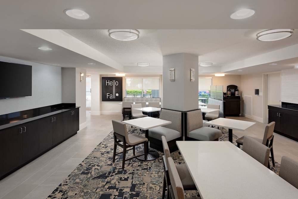 Fairfield Inn And Suites Palm Beach 13/18