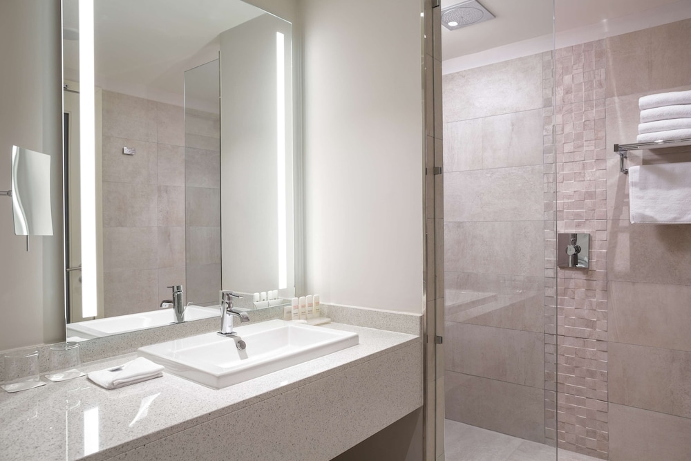 RADISSON BLU HOTEL NAIROBI UPPER HILL 76/77