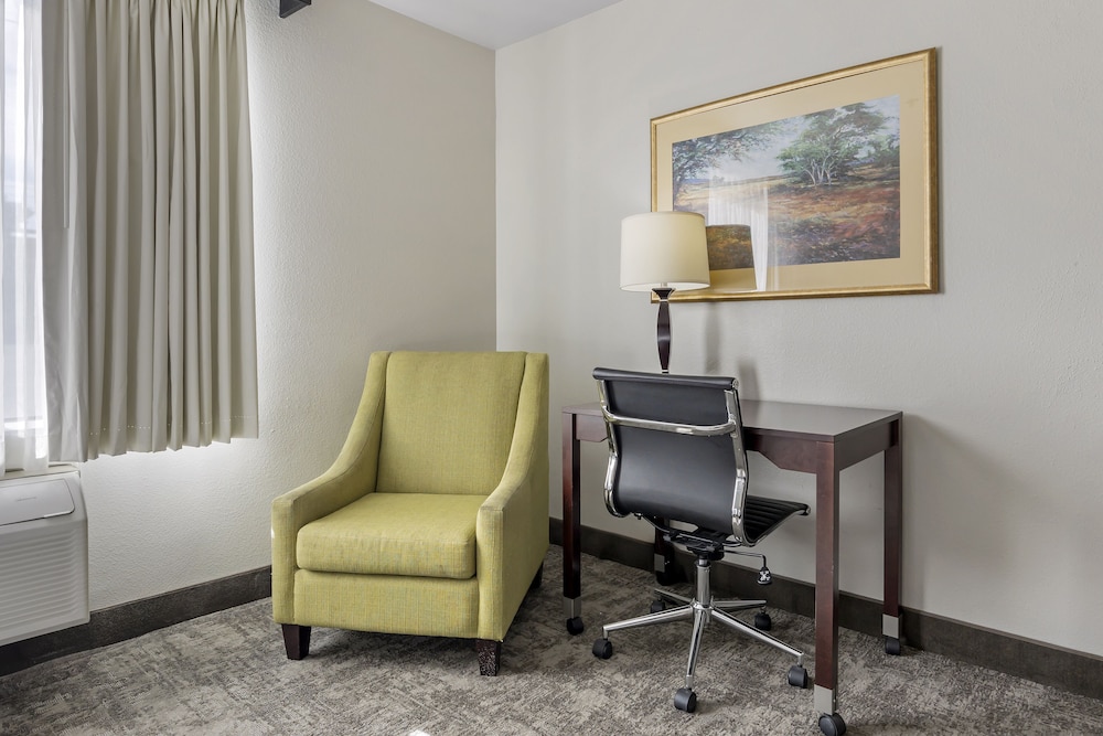 Seaport Inn and Suites 28/38