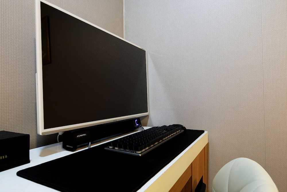 White Tourist Hotel 21/24