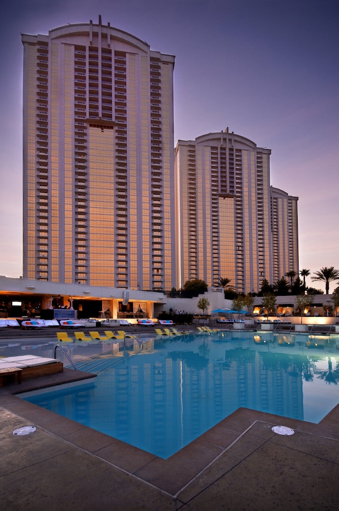 The Signature at MGM Grand - All Suites 56/60